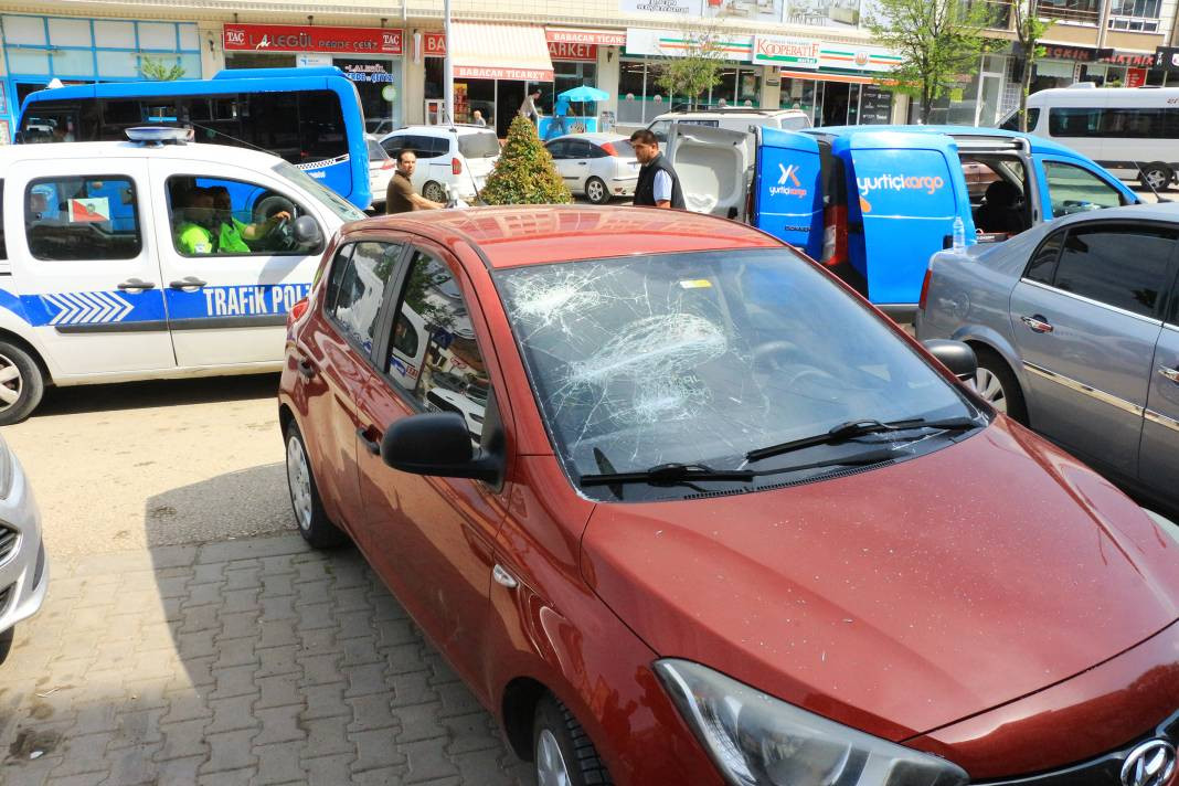 Park yeri kavgası hastanede sonlandı. Sopalar havada uçuştu - Resim: 1